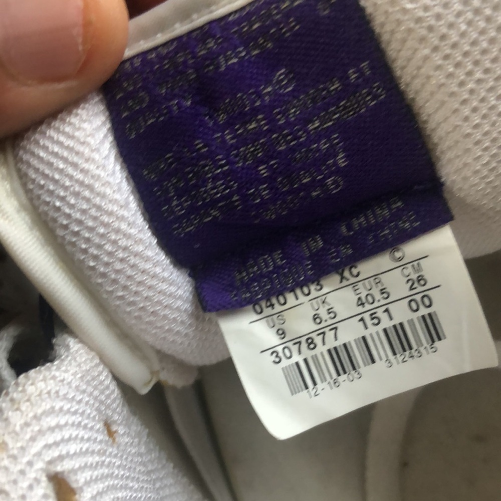 Size 9 women, Air Force 2